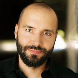 Luke Albright 飾演 JP Hauser Jr.