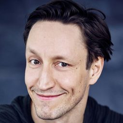 Hendrik Heutmann 飾演 Dieter