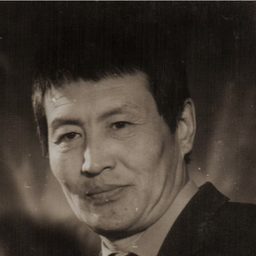 Damdin Sovd 飾演 Ambaa