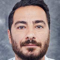 Navid Mohammadzadeh - 喧嘩與騷動演員 飾演Khosro Parsa