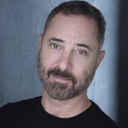 安東尼·法比安 - 困膚導演