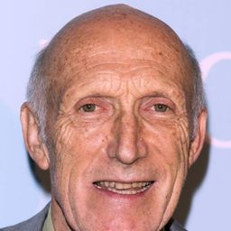 魯夫 飾演 Mr. Gallibert