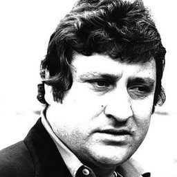 Mario Merola 飾演 Salvatore Improta