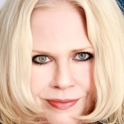 Susan Lanier 飾演 Brenda Carter