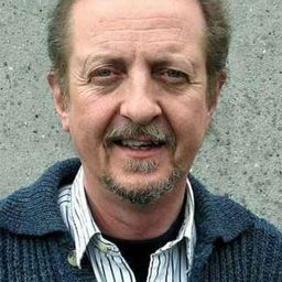 Lasse Lunderskov 飾演 Onklen