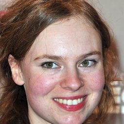 Sarah Le Picard - 刺蝟優雅演員 飾演Colombe Josse