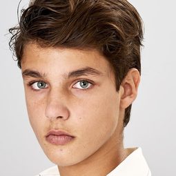 托尼·高梅茲 - 雙胞胎歷險記演員 飾演Zape