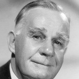 Henry Travers - 風雲人物演員 飾演Clarence