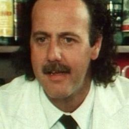 Enio Drovandi - 班裏最後一個人演員 飾演Professor De Toma