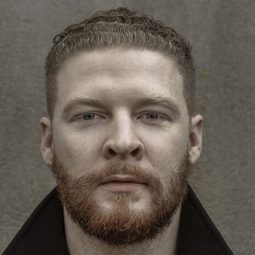 Owen Burke - 叢林之地演員 飾演Meadows