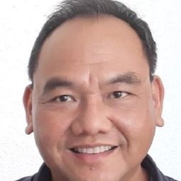 Hernand Timoteo Tulud - 新生嫲嫲演員 飾演Doktor
