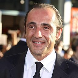 布魯諾·瑞奇 - 墨菲定律演員 飾演Luciano Ortega