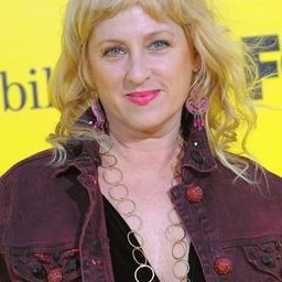 Kimmy Robertson 飾演 Emma Spritz