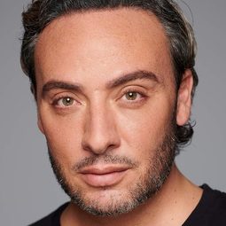 Salvatore Antonio - Goosebumps: The Ghost Next Door演員 飾演Pizza Delivery Boy