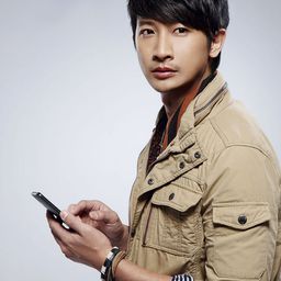 邱凱偉 飾演 William