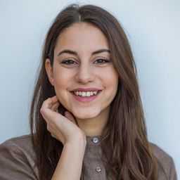 Almila Bagriacik 飾演 Rojda Xani