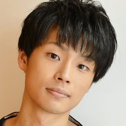 濱 健人 飾演 