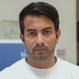 José Acosta 飾演 Rapayet