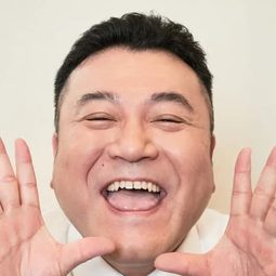 山崎弘也 飾演 