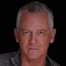 Don Fischer - 直擊要害演員 飾演Paramedic