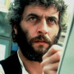 James Hazeldine 飾演 Charlie Throckmorton