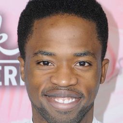 杜沙恩·威廉斯 - 極北之戰演員 飾演Darion