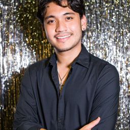 喬吉諾·阿布拉罕 飾演 Deni