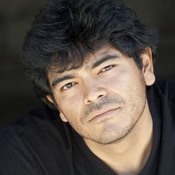 Frank Merino - 愛不回家演員 飾演Tattoo Artist
