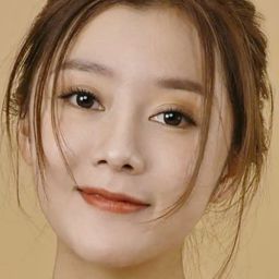 趙閃閃 飾演 Singer