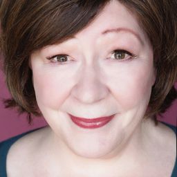 Michelle Gillette 飾演 Bartender