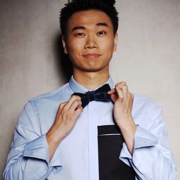 雷佳 飾演 Juror 1 /Mr. Foreman