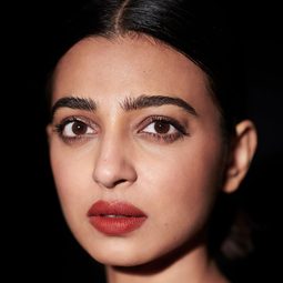 拉德西卡·阿普泰 - Shor In the City演員 飾演Sapna