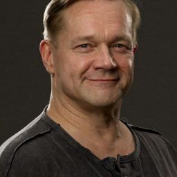 Puntti Valtonen - 法蘭兄弟演員 飾演Frank