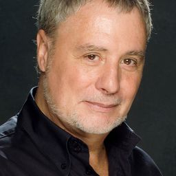 Joaquín Kremel 飾演 Tío Ramón