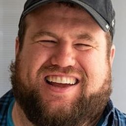 Mike Mitchell 飾演 Big Guitar Guy