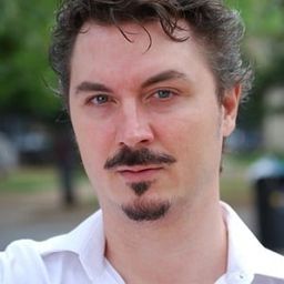 Gualtiero Burzi 飾演 Ferro