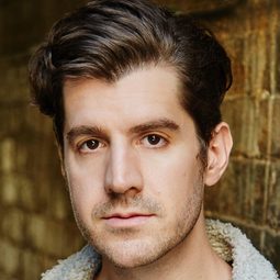 Cam Ralph 飾演 Bedford (voice)