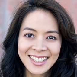 喬琳娜·基姆 - My Husband's Secret Brother演員 飾演Esmeralda