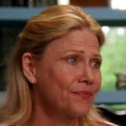 Judy Clayton 飾演 Martha Mertz