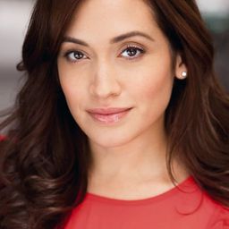 Erica Camarano 飾演 Police Woman