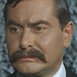 Claude Mansard 飾演 Momo