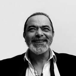 Hugo Albores 飾演 Pánfilo