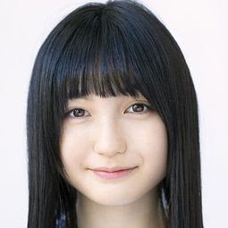 篠川桃音 飾演 Young Ichiko