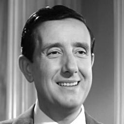 Manolo Gómez Bur 飾演 El conde