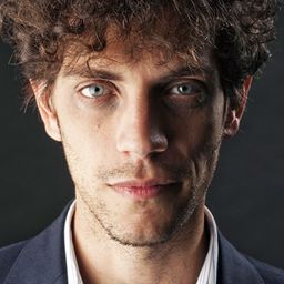 Nicolás Fiore 飾演 Pedro Joven