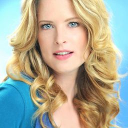 黛安娜·安芙特 飾演 Paula's mother