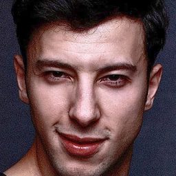 Burak Arslan 飾演 Hamdi