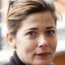 Sandra Ceccarelli 飾演 Corrado's mother