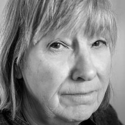 Janie Booth 飾演 Grace