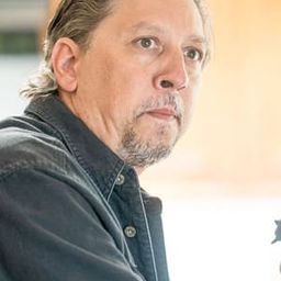 Trent Avvenire - Justified Force演員 飾演Charlie